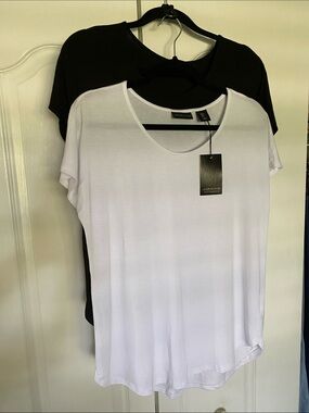 Adrienne Vittadini White and Black Scoop Neck Short Sleeve Tees